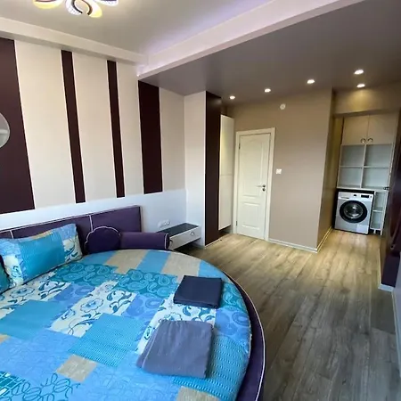 Modern 1br With Hill View & Free Street Parking Apartman